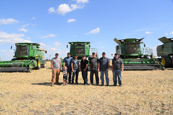 Arborg and District growing project: Volunteers with the Arborg and District growing project in Interlake, Manitoba gather to harvest a crop. 