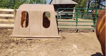 Large bale free-choice style feeder (Hay Hut).