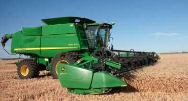 How the John Deere 640FD Tackles Tough Crops in the Field