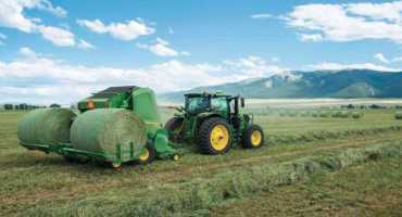 The Highlights Of A John Deere Round Baler From The 0 Series