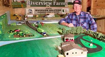 Retired P.E.I. farmer recreates local community in basement-sized model