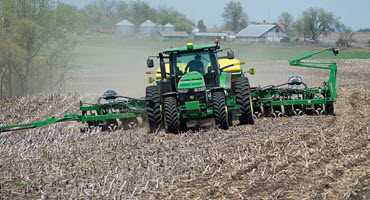 Canadians planting fewer soybean acres