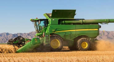 Taking a Closer Look at the New John Deere S700 Combine Updates