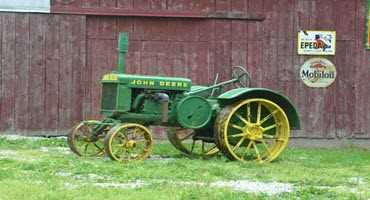 Historic John Deere tractor up for auction