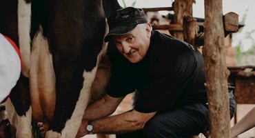 Irish farmer donates last dairy cow