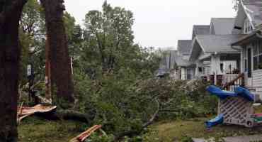 Powerful Storm Leaves 2 Dead, Heavy Crop Damage in Midwest