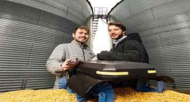 Husker Undergrads Earn National Award for Grain Robot