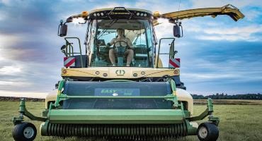 Farmers pose naked for calendar and charity