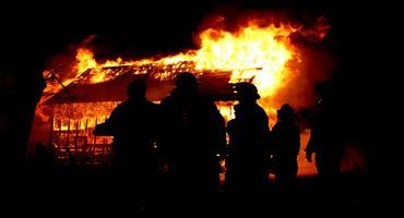 Multiple fire crews respond to Ont. barn fire