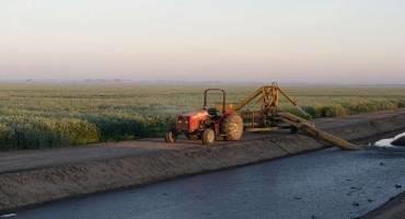 Study Finds Groundwater Depletion causes California Farmland to Sink, Suggests Countermeasures