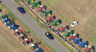 UK farmers provide tractor guard of honour for late Queen