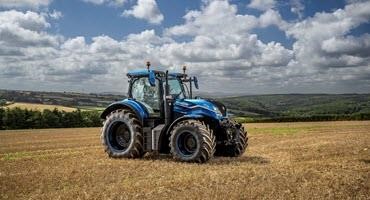 CNH introduces LNG-powered tractor