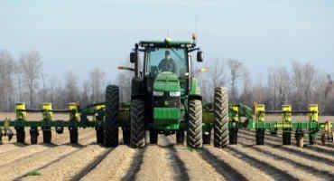Arkansas, U.S. Corn, Cotton And Soybean Production Down In 2022