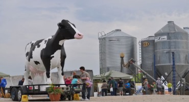 De Grins Oer Dairy in Blanchard will Host July 29 Breakfast on the Farm
