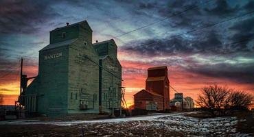 Nanton, Alta. grain elevators up for preservation award