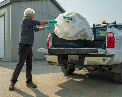 Farmers/producers across Canada returned more than 5.5M empty pesticide and fertilizer jugs to Cleanfarms for recycling in 2020 bringing the total since the program began to 137.4M recycled. – Cleanfarms photo 