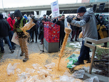 Canadian Farmers - CN Strike