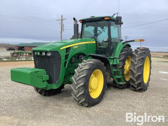 John Deere 8330