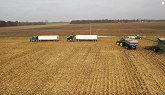 John Deere S690 Harvesting Corn