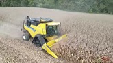 NEW HOLLAND CR 7.80 Combine on Trac...
