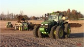 Big JOHN DEERE Tractors Spreading Chicken Litter