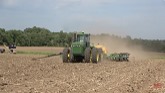JOHN DEERE 8760 Tractor Seeding Soybeans