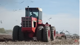 INTERNATIONAL 4386 Tractor Plowing