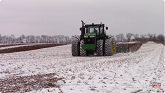 JOHN DEERE 9570R Tractor Chisel Plowing