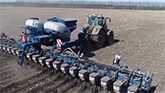 Introducing the Kinze 4800 24 Row 70 cm Planter EN