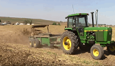 John Deere 780 Hydra Push Manure Spreader & 4440 Tractor
