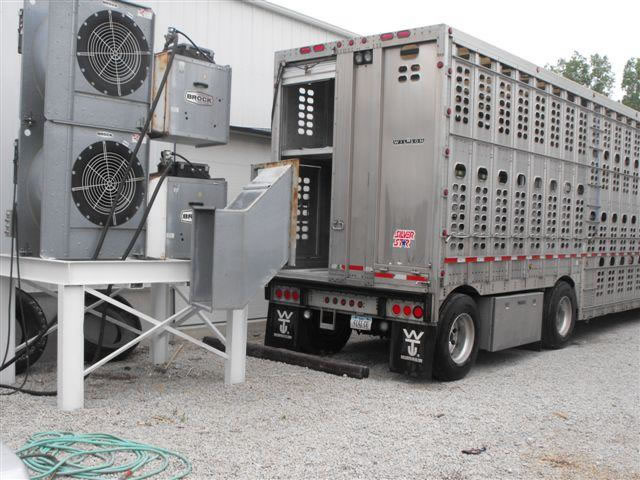 Livestock trailer wash