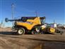 New Holland 2022 CR9.90 Combines