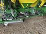 John Deere 2010 1870 Air Seeders / Air Carts