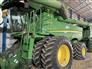 John Deere 2015 S680 Combines