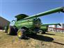John Deere 2015 S680 Combines