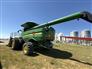 John Deere 2015 S680 Combines