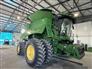 John Deere 2015 S680 Combines