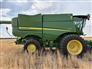 John Deere 2022 S770 Combines