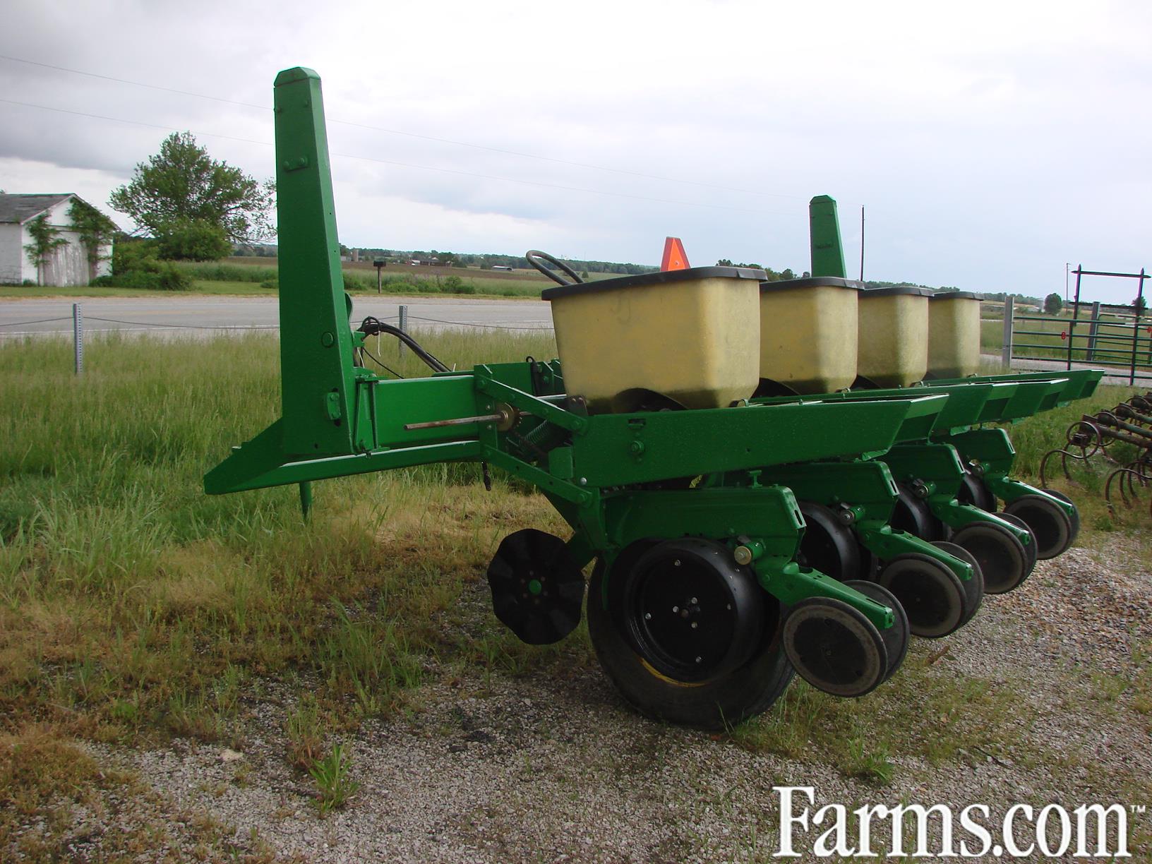 John Deere 7000 4R30 Planter for Sale