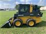 John Deere 2025 320G Skid Steers