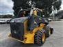John Deere 2026 330 P Skid Steers