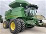 John Deere 2014 S680 Combines