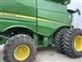 John Deere 2014 S680 Combines