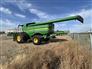John Deere 2015 S690 Combines