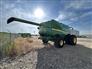 John Deere 2015 S690 Combines