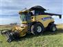New Holland 2013 CR7090 Combines