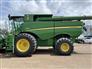 John Deere 2016 S690 Combines