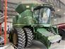 John Deere 2017 S690 Combines