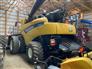 New Holland 2019 CR10.90 Combines