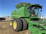 John Deere 2015 S690 Combines